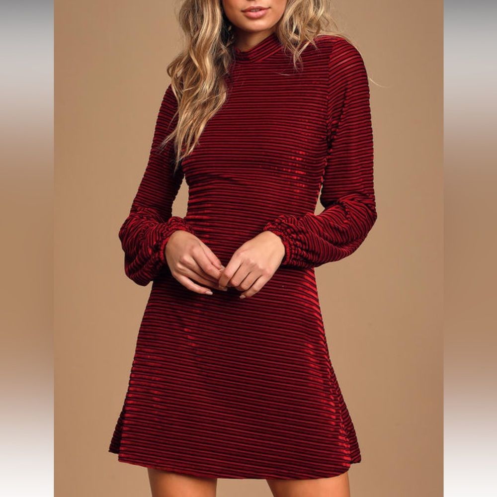 NWT Lulu’s cranberry burnout gorgeous dress